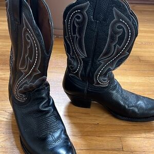 ARIAT women’s cowboy boots size 8